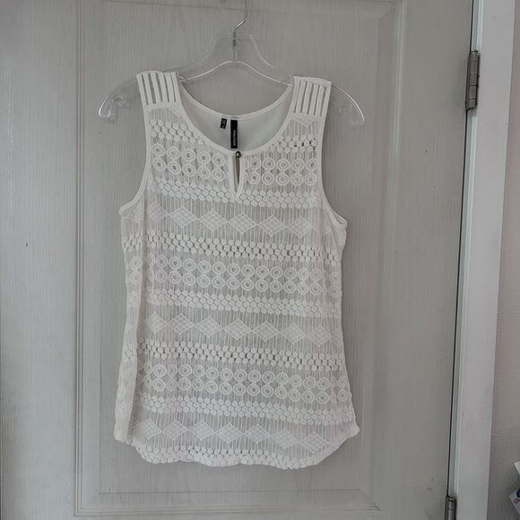 Maurices Tops - Maurices Cream Lace Boho Tank Top Medium Keyhole Neck Geometric Crochet
